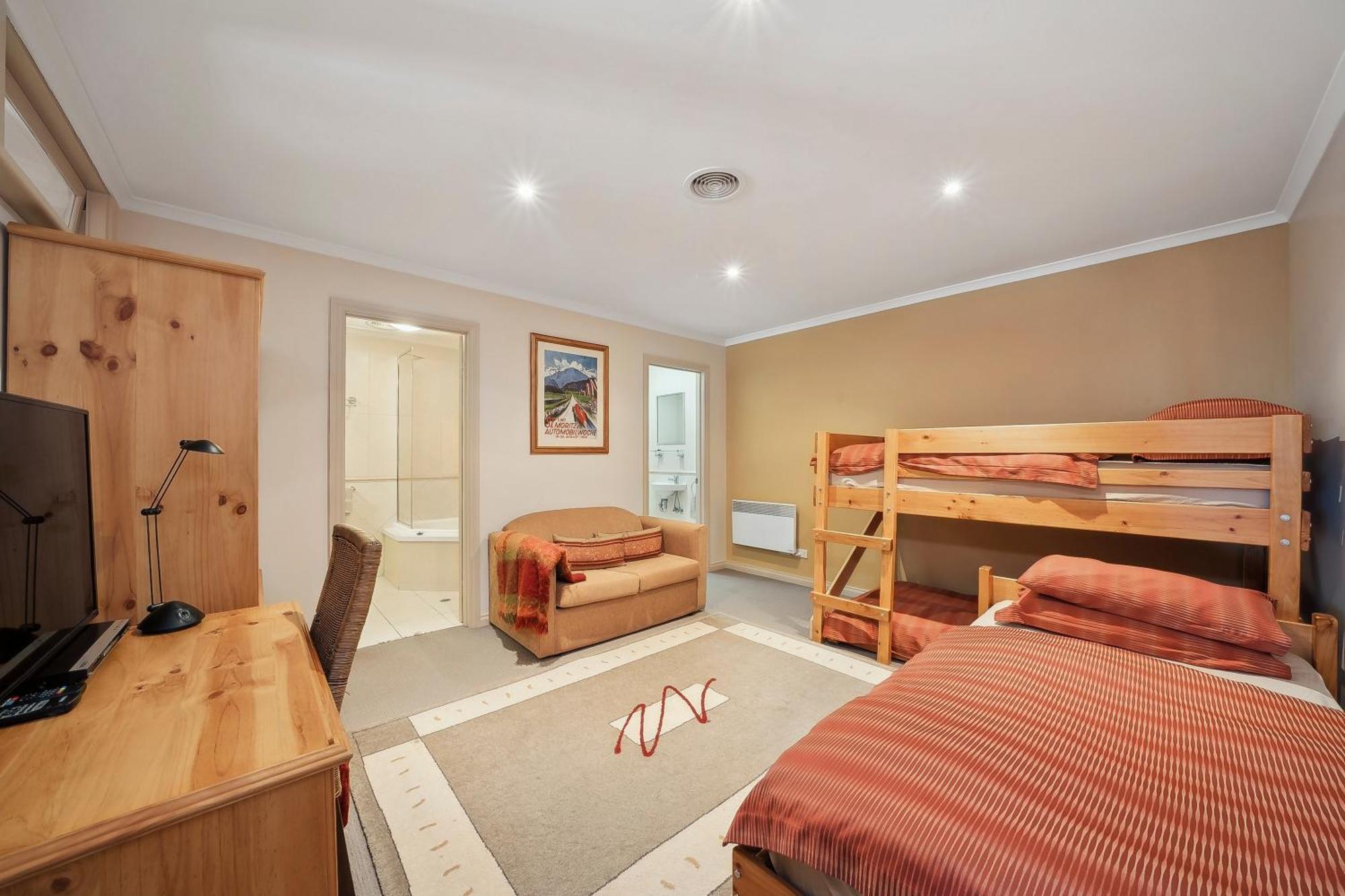 Hotel Pension Grimus Mount Buller Exterior photo